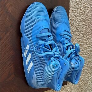 NWOB never worn Adidas Pro Bounce  Mens basketball shoe size 12